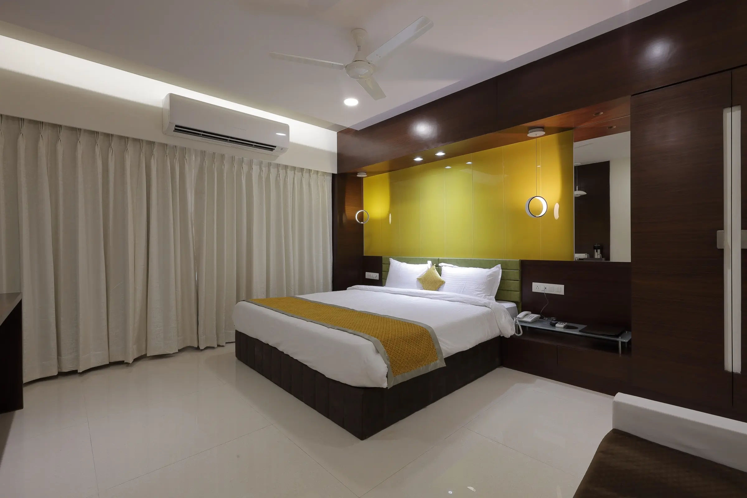 Deluxe room with city view